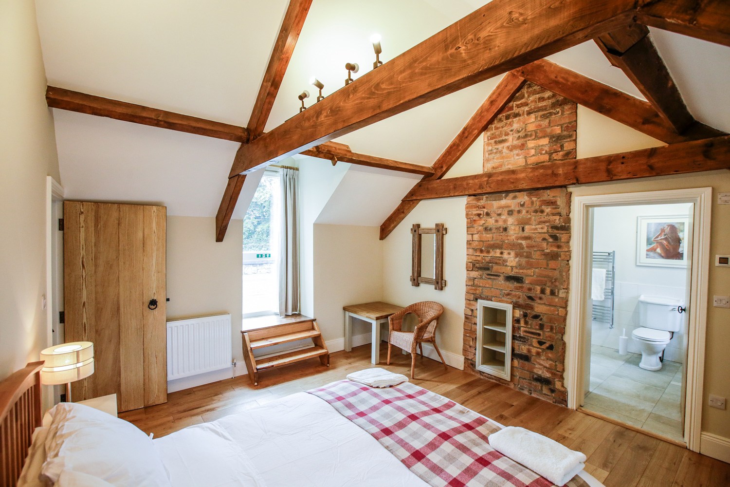 Country-Wedding-Venue-Turret-Bedroom